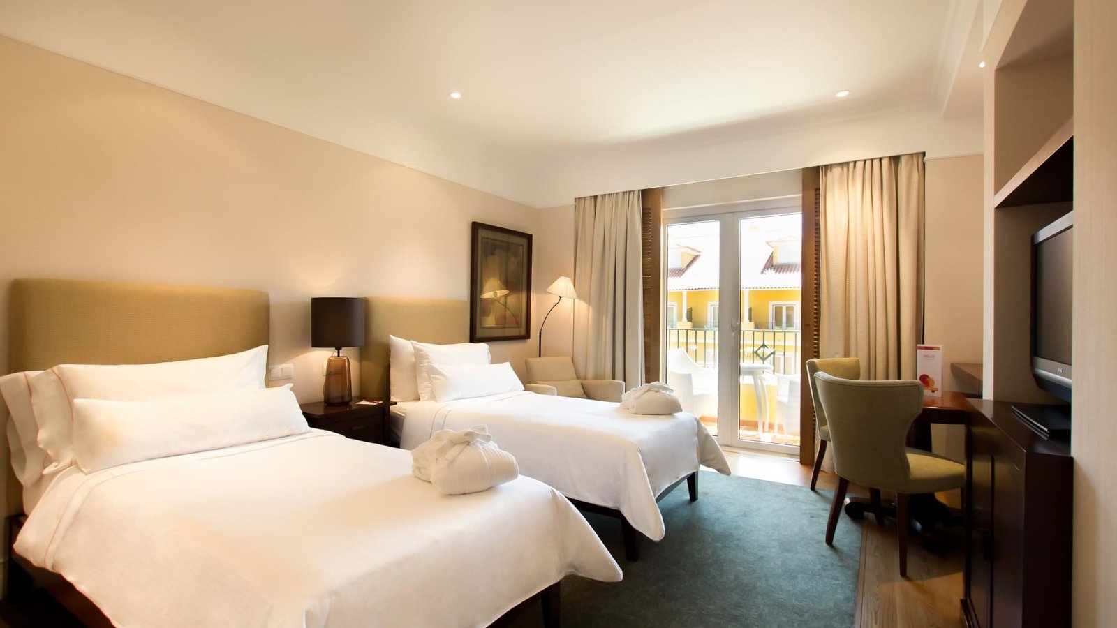 trabalho de Pintura de interiores no Dolce CampoReal Lisboa em Torres Vedras Turcifal