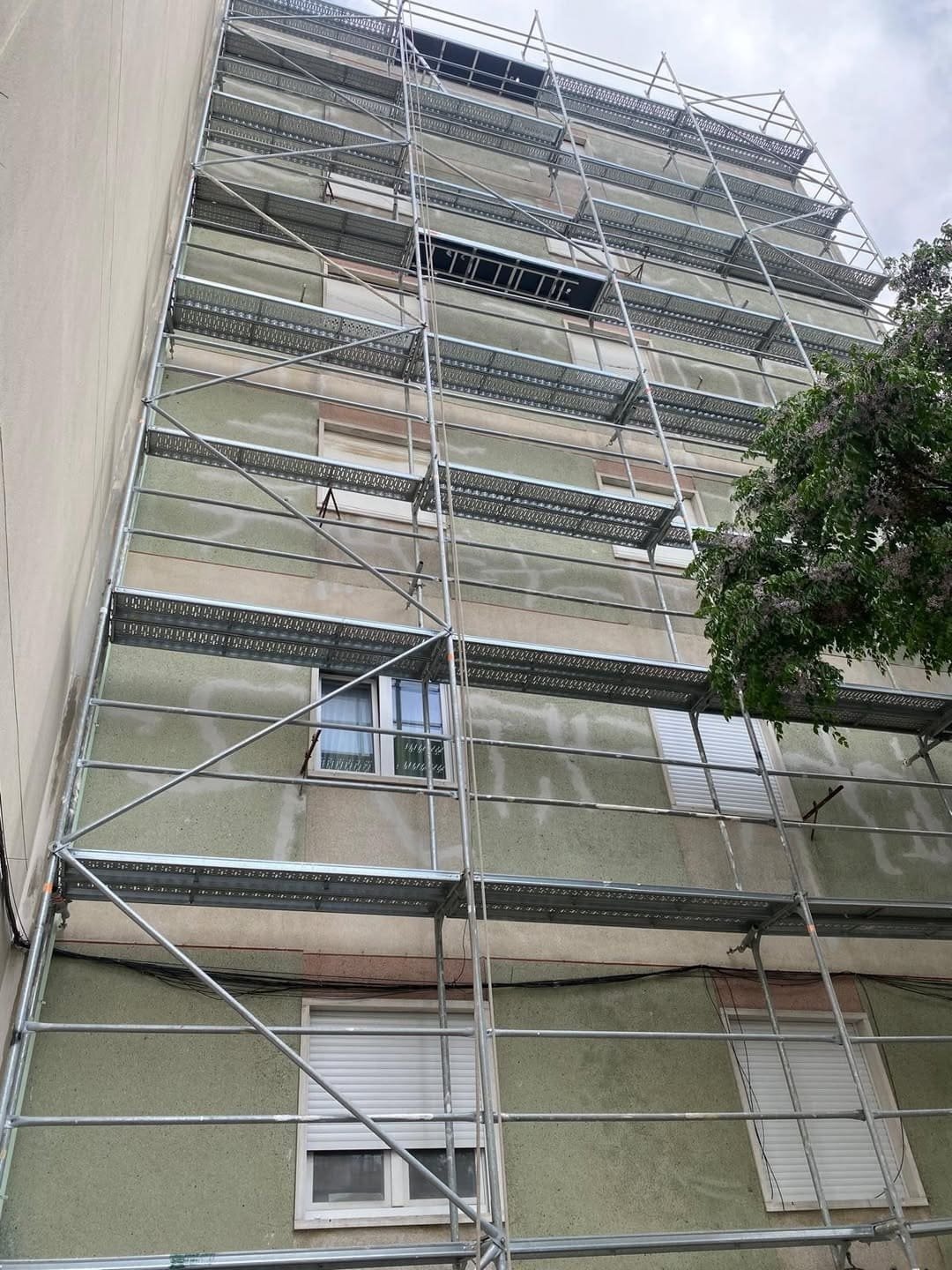 trabalho de Recuperação e Pintura de Fachadas.